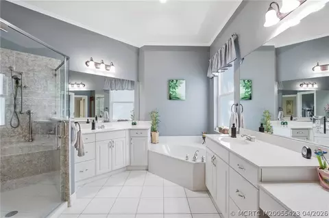 Bath - 917 SW Blue Stem Way, Stuart, FL 34997 photo 2 of 5