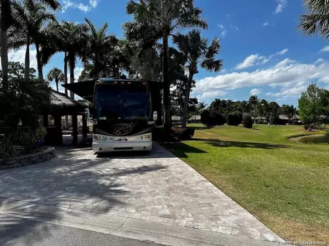 401 NW Chipshot Ln, Port St Lucie, FL 34986