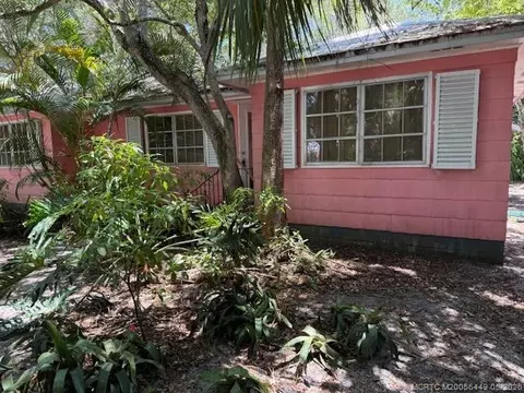 713 SW Bryant Ave, Stuart, FL 34994