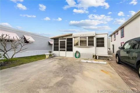 850 Nettles Blvd, Jensen Beach, FL 34957