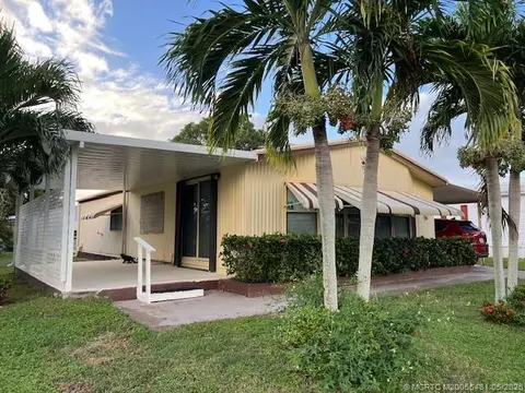 6201 Holly Ln, Lantana, FL 33462