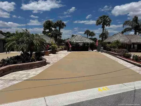 441 NW Sandtrap Ln, Port St Lucie, FL 34986