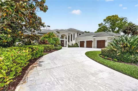 6600 SE Barrington Dr, Stuart, FL 34997