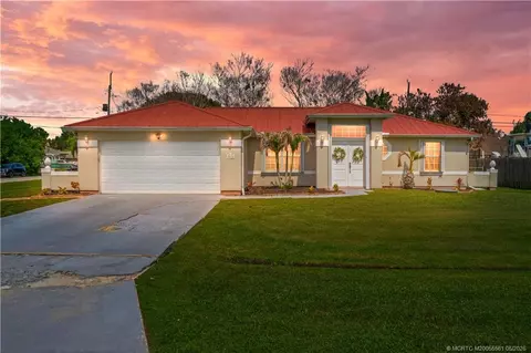 2874 SE Rawlings Rd, Port Saint Lucie, FL 34952