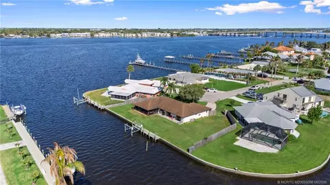 2086 SW Gull Harbor Ln, Palm City, FL 34990