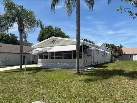 2465 SW Versailles Ter, Stuart, FL 34997 photo 2