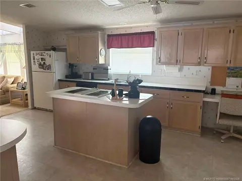 2465 SW Versailles Ter, Stuart, FL 34997 photo 5