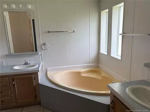 2465 SW Versailles Ter, Stuart, FL 34997 photo 13