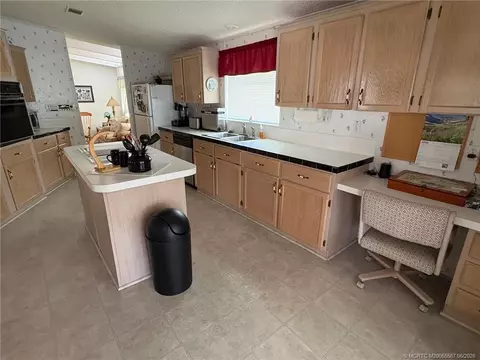 2465 SW Versailles Ter, Stuart, FL 34997 photo 7