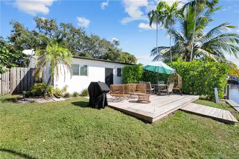 Exterior - 2446 SW Hideaway Ln, Stuart, FL 34994 photo 5 of 6