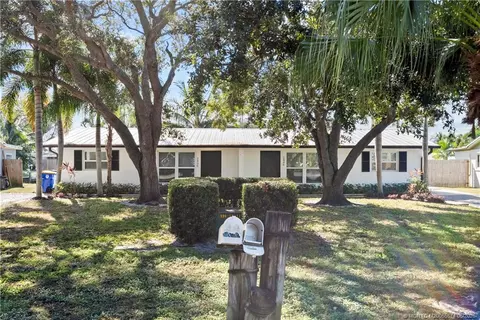 Exterior - 2446 SW Hideaway Ln, Stuart, FL 34994 photo 2 of 6