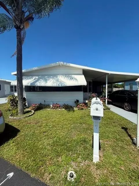 6078 Seashore Dr, Lantana, FL 33462