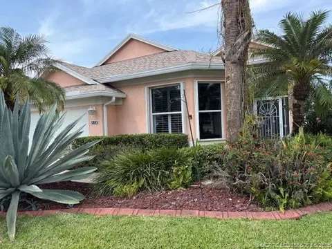 581 NW Montevina Dr, Port Saint Lucie, FL 34986