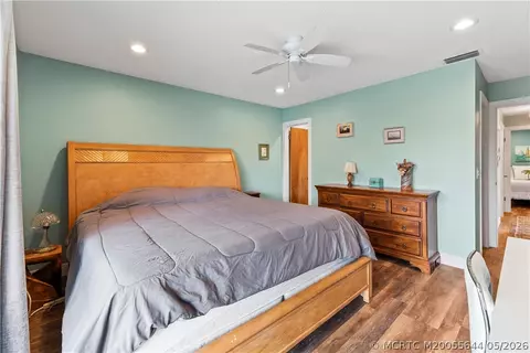 Bedroom - 2600 SE Ocean Blvd #EE15, Stuart, FL 34996 photo 2 of 4