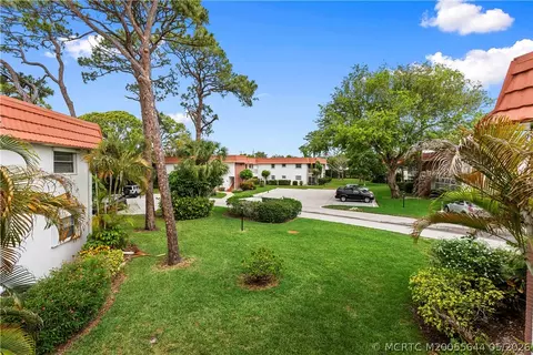 Exterior - 2600 SE Ocean Blvd #EE15, Stuart, FL 34996 photo 7 of 10