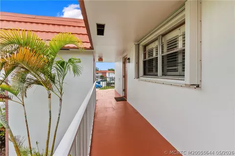 Entry Way - 2600 SE Ocean Blvd #EE15, Stuart, FL 34996 photo 1 of 2