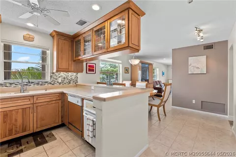 Kitchen - 2600 SE Ocean Blvd #EE15, Stuart, FL 34996 photo 1 of 8