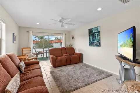 Living - 2600 SE Ocean Blvd #EE15, Stuart, FL 34996 photo 1 of 2