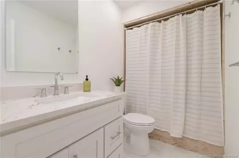 Bath - 4105 SE Centerboard Ln #2-B, Stuart, FL 34997 photo 2 of 2