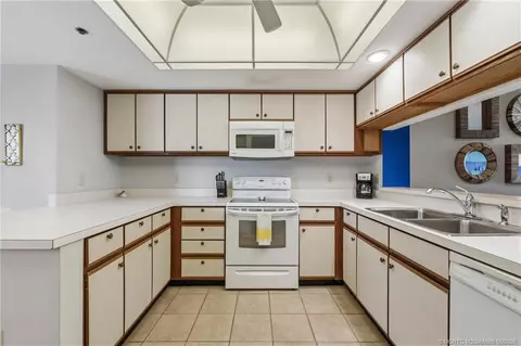 Kitchen - 145 NEdgewater Dr #4203, Stuart, FL 34996 photo 2 of 3