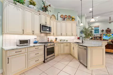 Kitchen - 4220 SE Rainbows End, Stuart, FL 34997 photo 4 of 6