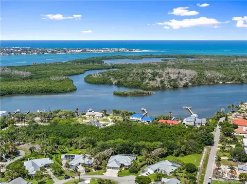 View/Area - 4220 SE Rainbows End, Stuart, FL 34997 photo 5 of 8