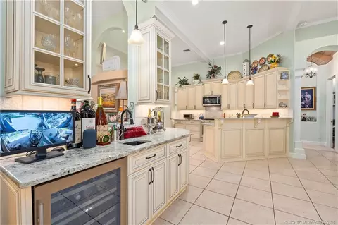 Kitchen - 4220 SE Rainbows End, Stuart, FL 34997 photo 6 of 6