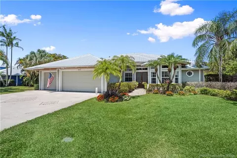 4220 SE Rainbows End, Stuart, FL 34997