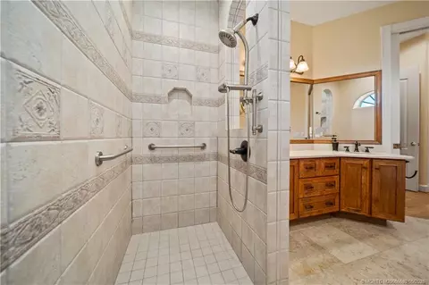 Bath - 4220 SE Rainbows End, Stuart, FL 34997 photo 5 of 8