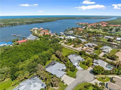 View/Area - 4220 SE Rainbows End, Stuart, FL 34997 photo 7 of 8
