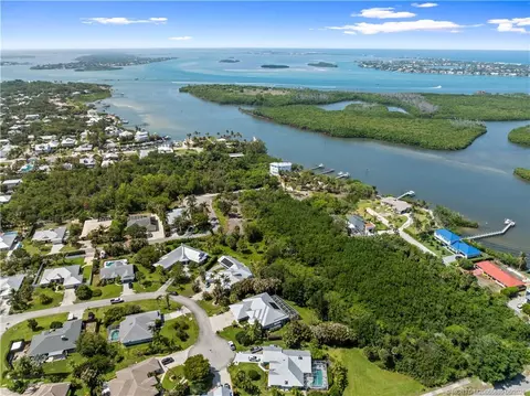 View/Area - 4220 SE Rainbows End, Stuart, FL 34997 photo 6 of 8