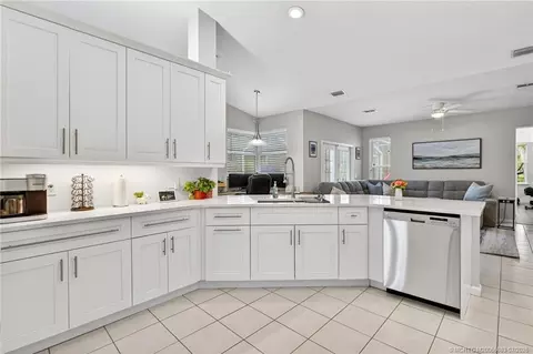 Kitchen - 671 SE Pin Oak Ter, Stuart, FL 34997 photo 3 of 5