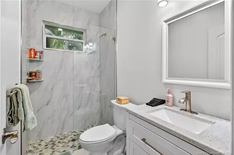 Bath - 671 SE Pin Oak Ter, Stuart, FL 34997 photo 6 of 7