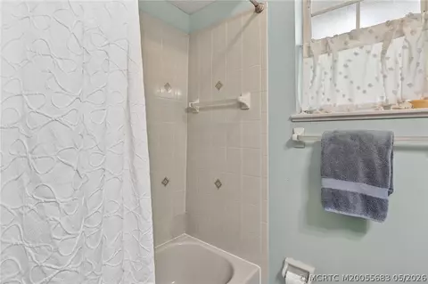 Bath - 671 SE Pin Oak Ter, Stuart, FL 34997 photo 5 of 7