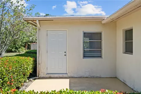 Exterior - 391 SEdgewood Dr, Stuart, FL 34996 photo 4 of 6