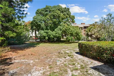 Exterior - 391 SEdgewood Dr, Stuart, FL 34996 photo 3 of 6