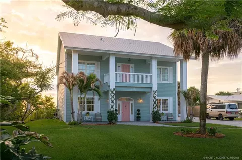 3351 NE Skyline Dr, Jensen Beach, FL 34957