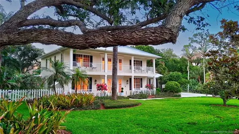 2 Castle Hill Way, Stuart, FL 34996
