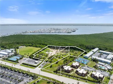 9475 S Ocean Dr, Jensen Beach, FL 34957