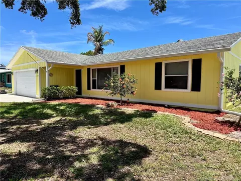 1725 NE Darlich Ave, Jensen Beach, FL 34957