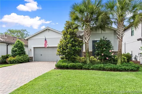 600 SE Villandry Way, Port Saint Lucie, FL 34984