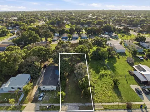 701 N 19th St, Fort Pierce, FL 34950