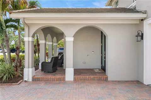 Exterior - 1268 SE Kirk St, Stuart, FL 34997 photo 7 of 12