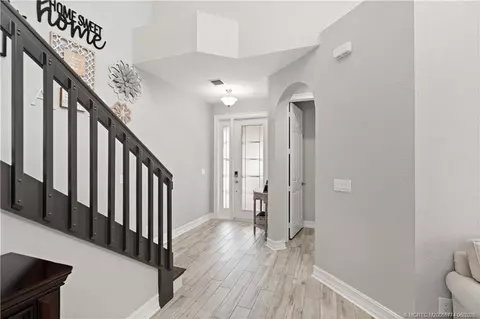 Entry Way - 1268 SE Kirk St, Stuart, FL 34997 photo 3 of 9