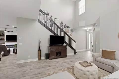 Entry Way - 1268 SE Kirk St, Stuart, FL 34997 photo 5 of 9