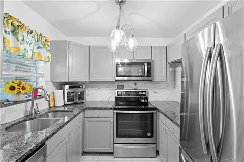 Kitchen - 2600 SE Ocean Blvd #BB2, Stuart, FL 34996 photo 1 of 2