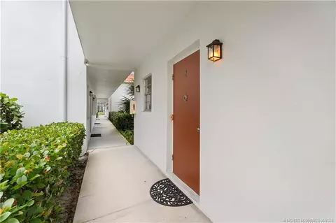 Entry Way - 2600 SE Ocean Blvd #BB2, Stuart, FL 34996 photo 2 of 2