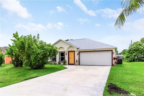 432 NW Raymond Ln, Port Saint Lucie, FL 34983