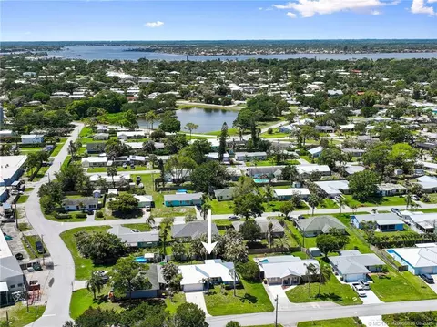 View/Area - 984 NW 16th Pl, Stuart, FL 34994 photo 5 of 5