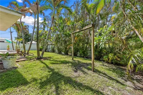 Exterior - 984 NW 16th Pl, Stuart, FL 34994 photo 9 of 10